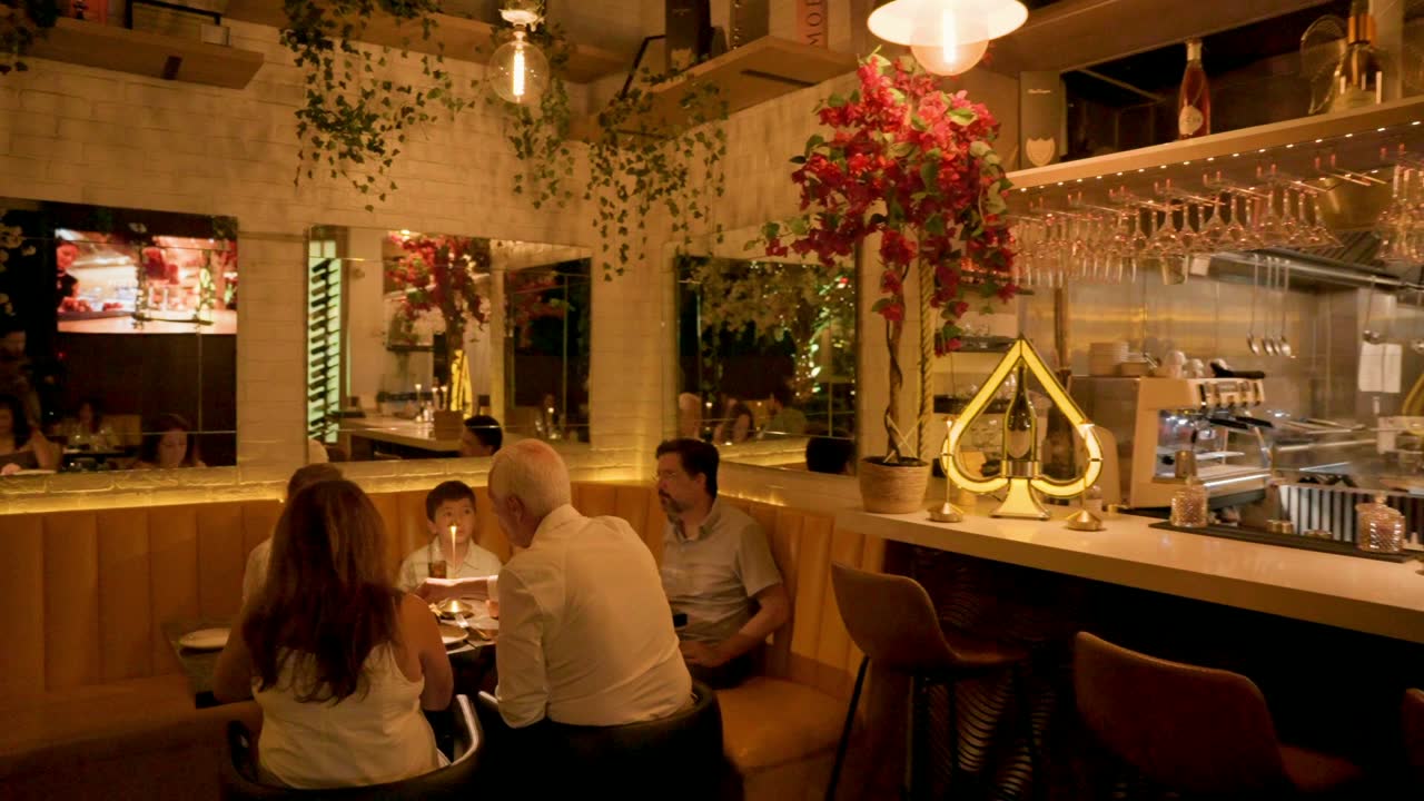 Wood-fired Neapolitan pizza at 450 Gradi Miami